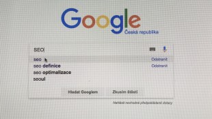 Vyhledávání slova SEO v Google